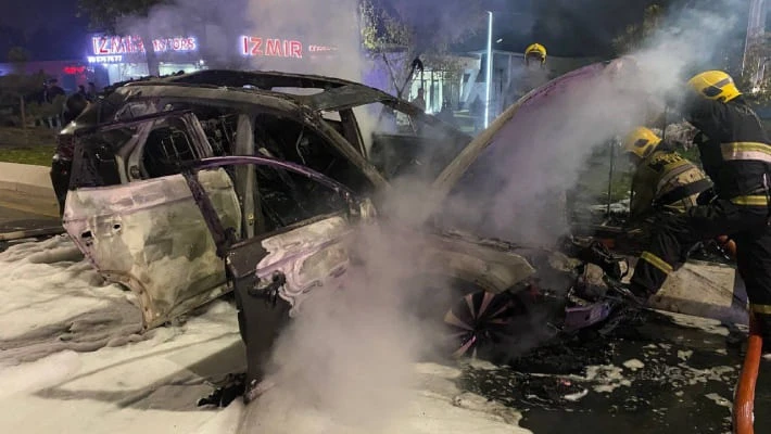 BYD загорелся после ночных гонок