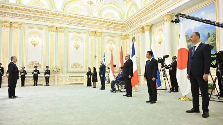 Мирзиёев принял верительные грамоты у послов Мирзиёев принял верительные грамоты у послов