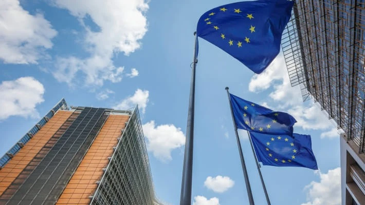 Еврокомиссия внесла РФ в список юрисдикций высокого риска по отмыванию денег Еврокомиссия внесла РФ в список юрисдикций высокого риска по отмыванию денег