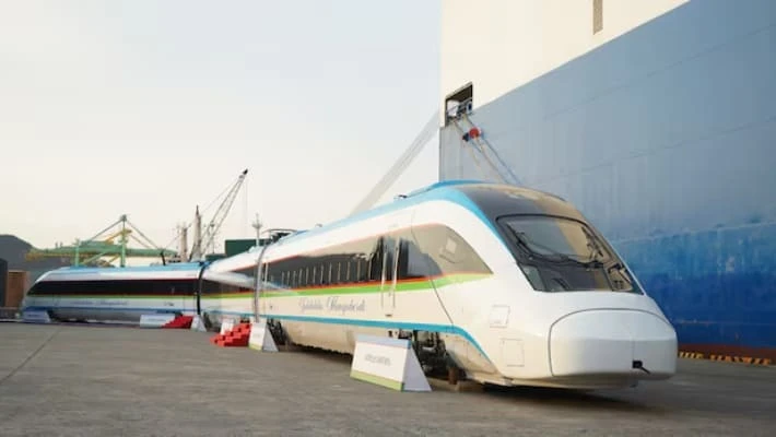 Hyundai Rotem досрочно отправила первый поезд в Узбекистан Hyundai Rotem досрочно отправила первый поезд в Узбекистан