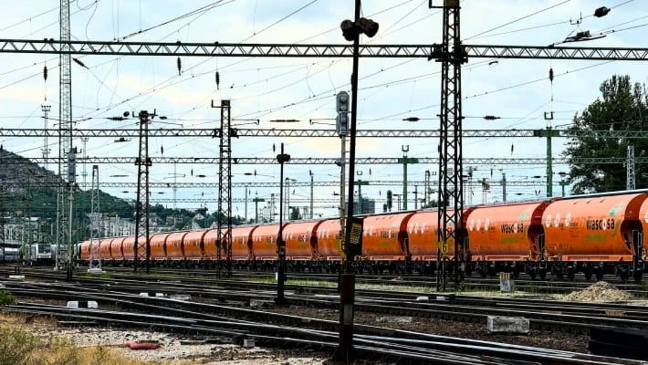 На границе Казахстана и Узбекистана застряли более 11 тыс. вагонов На границе Казахстана и Узбекистана застряли более 11 тыс. вагонов