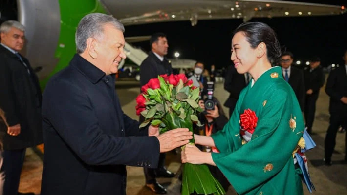 Мирзиёев прибыл в Токио Мирзиёев прибыл в Токио