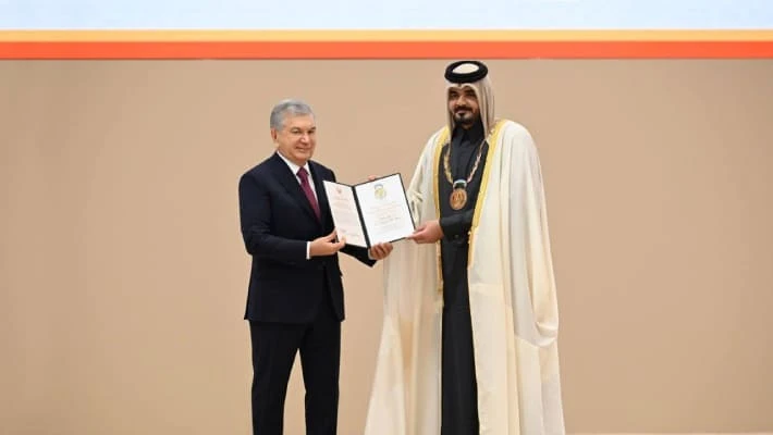 Мирзиёев вручил Шейху Джауану орден «Шон-шараф» Мирзиёев вручил Шейху Джауану орден «Шон-шараф»