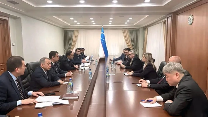 Ташкент потребовал обеспечить права узбекистанцев в РФ Ташкент потребовал обеспечить права узбекистанцев в РФ