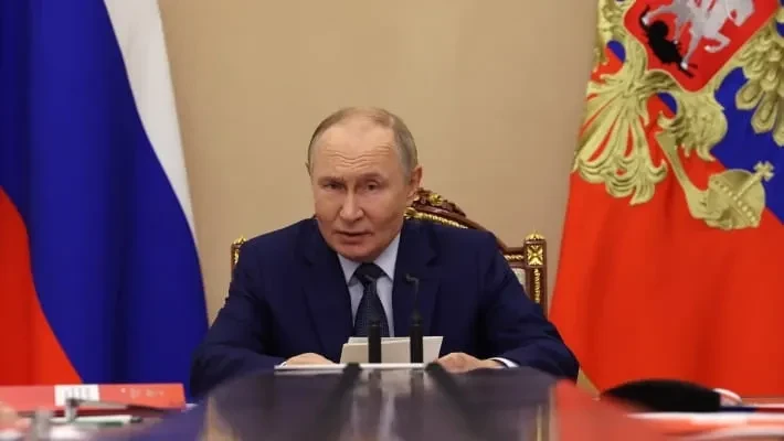 Кремль отменил карантин для встреч с Путиным Кремль отменил карантин для встреч с Путиным