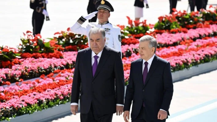 Эмомали Рахмон прибыл в Узбекистан с визитом Эмомали Рахмон прибыл в Узбекистан с визитом