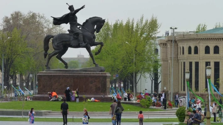 Сквер Амира Темура в Ташкенте закроют с 23 марта по 7 апреля Сквер Амира Темура в Ташкенте закроют с 23 марта по 7 апреля