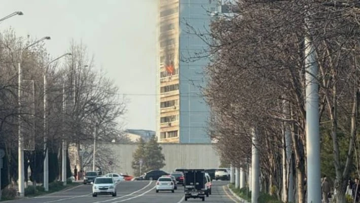 В одной из квартир «московских высоток» в Ташкенте произошел пожар В одной из квартир «московских высоток» в Ташкенте произошел пожар