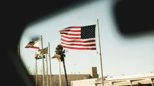 США депортировали в Ташкент 72 гражданина Узбекистана