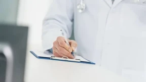 В Узбекистане с 2026 года планируют отменить суперконтракт в медвузах