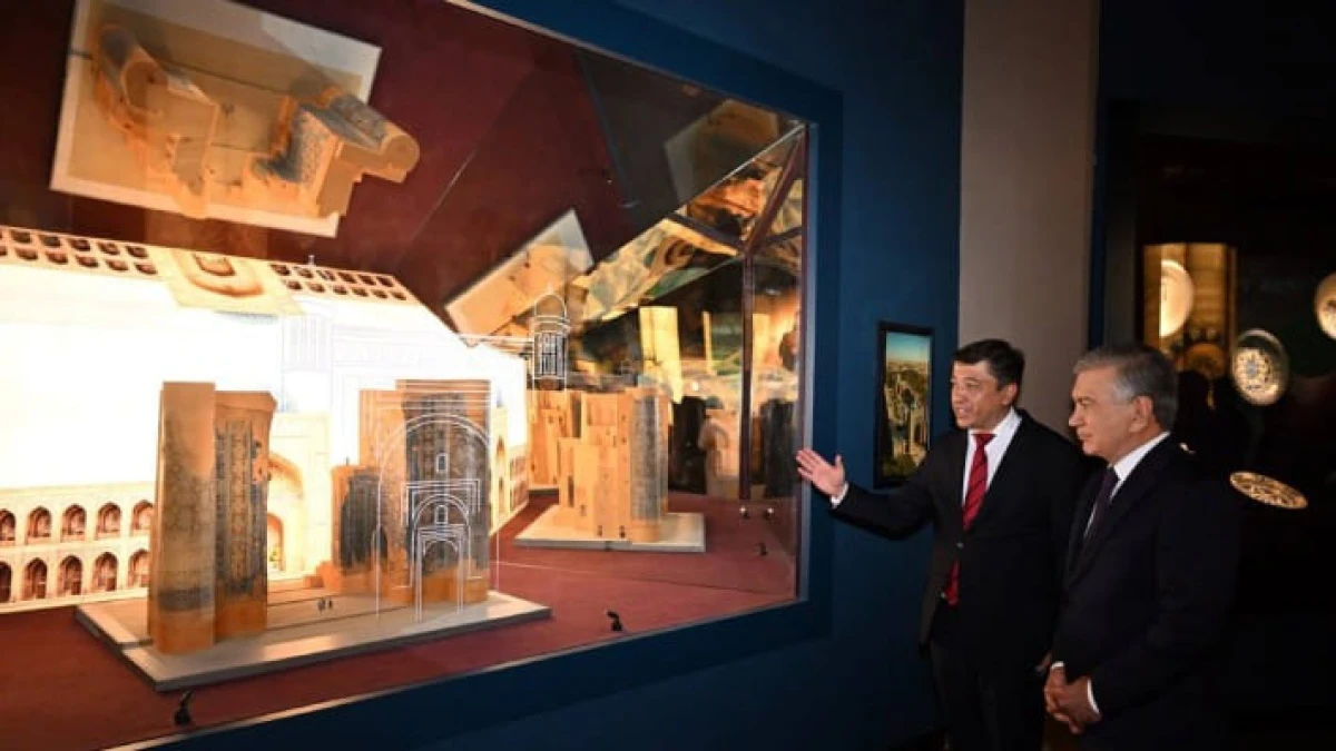 Мирзиёев посетил обновленный музей Темуридов и сквер Амира Темура