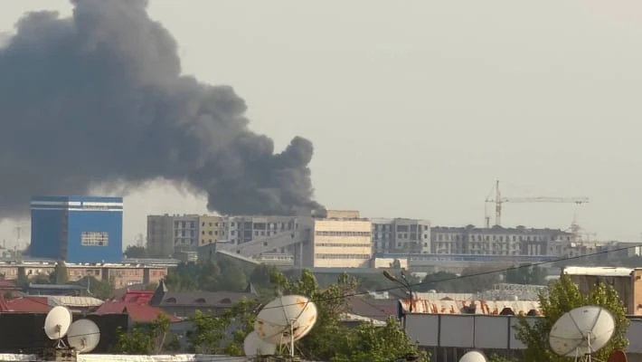 В Яшнабадском районе Ташкента произошел пожар на складе В Яшнабадском районе Ташкента произошел пожар на складе