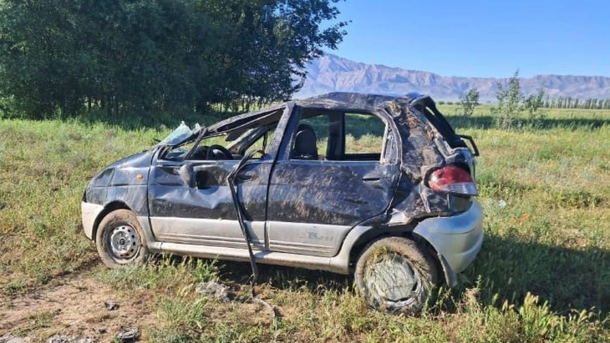 В Навои Matiz с 14 детьми из детсада попал в ДТП, водитель погибла