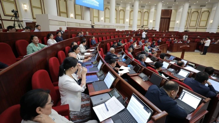 Депутаты приняли поправки к закону об узбекском алфавите Депутаты приняли поправки к закону об узбекском алфавите