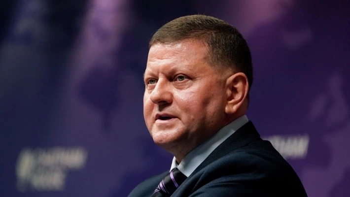 Залужный сообщил Зеленскому о намерении баллотироваться в президенты Залужный сообщил Зеленскому о намерении баллотироваться в президенты