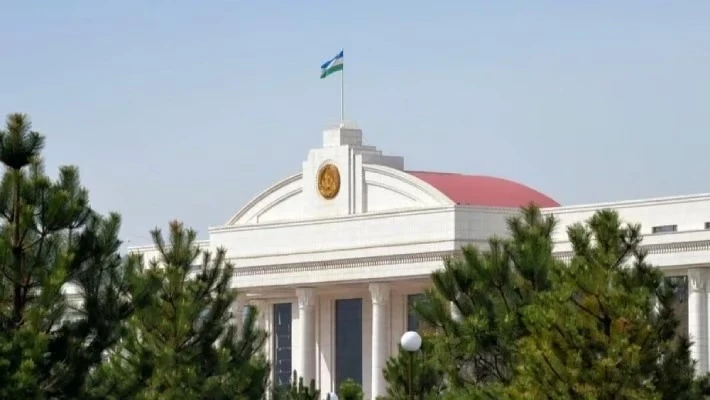 Должностные лица администрации президента сохранят иммунитет пожизненно Должностные лица администрации президента сохранят иммунитет пожизненно
