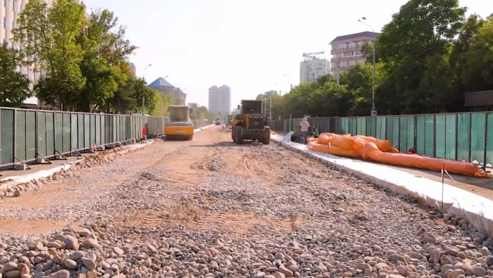 На улице Шахрисабз в Ташкенте строят 1,2 км выделенной полосы для автобусов На улице Шахрисабз в Ташкенте строят 1,2 км выделенной полосы для автобусов