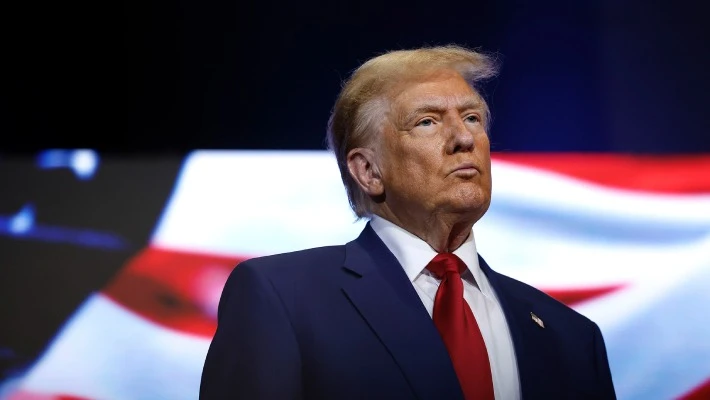 Трамп обвинил Зеленского в нежелании заключать мир с Россией Трамп обвинил Зеленского в нежелании заключать мир с Россией